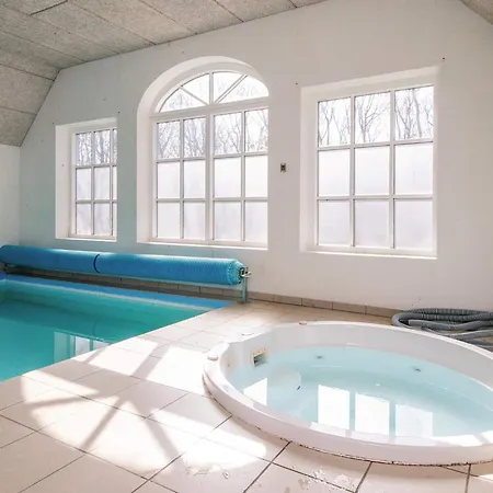 Holiday home Luxury Pool House Near Sea *