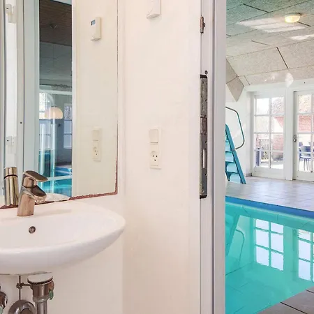 Luxury Pool House Near Sea Holiday home *