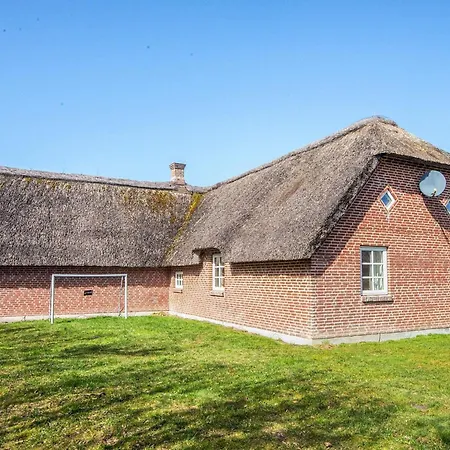 Luxury Pool House Near Sea Holiday home Harboor